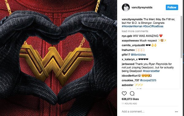 Deadpool si congratula con Wonder Woman